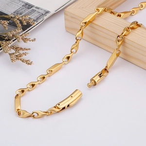 Golden titanium steel diamond-shaped link chain necklace with secure plug-in clasp