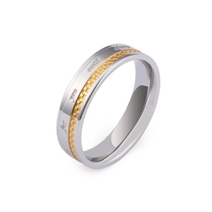 Bague tendance bicolore argent et or avec lettres gravées et bande centrale texturée