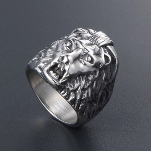Men's vintage lion head ring in silver stainless steel with detailed relief design