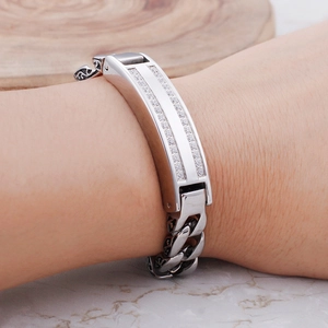 Retro stainless steel curb chain bracelet for men with paved white zircon curved plate