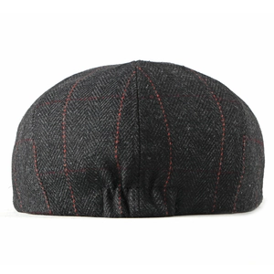 Béret classique homme style britannique à chevrons avec élastique et fines rayures rouges