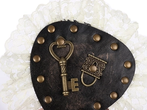 Maschera steampunk in pelle nera con dettagli chiave e lucchetto in bronzo e pizzo