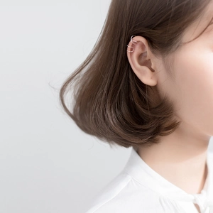 Minimalist S925 sterling silver double-layer ear cuff on model with polished finish