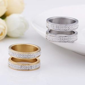Bague double rangée en acier inoxydable avec strass blancs en finition or et argent
