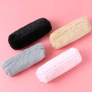 Süße Plüschmäppchen in Schwarz Beige Grau und Rosa zur Aufbewahrung von Schreibwaren
