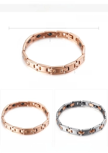 Detailed specs of magnetic therapy bracelet with dimensions 185mm x 8mm and 18K gold plating