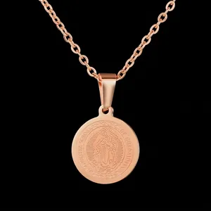 Collar con colgante de moneda en oro rosa de 18k y relieve religioso de Nuestra Señora de Guadalupe