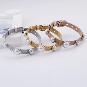 Bracelets en maille tricolore or, argent et or rose avec détails en perles
