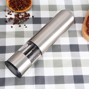 Electric stainless steel pepper grinder with adjustable coarseness in a 45-degree home setting