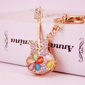 Creative Alloy Guitar Keychain Gold Plated Rhinestone Musical Instrument Pendant Keyring For Women Bag Charm Jewelry Gift