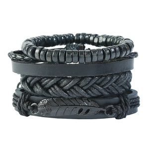Bracelet Rétro En Cuir De Vachette Tressé Et Perles De Bois Multicouche Avec Pendentif Plume En Alliage Ajustable Style Punk