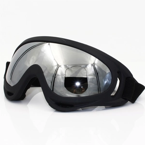 Polarized anti-fog X400 outdoor ski goggles with silver mirror lenses and matte black frame