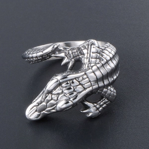 Retro crocodile wrap ring in silver finish with detailed scales and metal texture