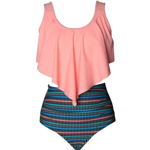 Haut de tankini rose à volants et bas de bikini taille haute à imprimé géométrique