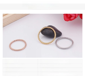 Ensemble de trois bagues perlées empilables en acier inoxydable doré, rose et argent