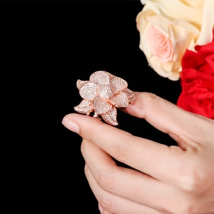 Sparkling AAA cubic zirconia flower ring in rose gold finish for elegant women