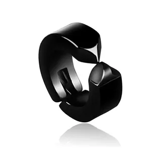 Pendientes de clip minimalistas de acero de titanio negro con acabado de espejo pulido