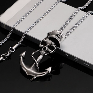Collier punk avec pendentif ancre et crâne de pirate en acier inoxydable argenté