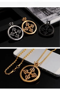 Vue détaillée de pendentifs Vajra tricolores avec chaîne et référence de taille