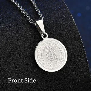 Collar colgante moneda Virgen de Guadalupe en oro de 18k con una fina cadena de plata