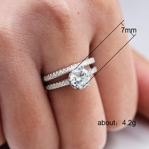 Ensemble de bagues pour femme avec zircon de 7mm et anneau serti de petits cristaux