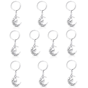 Set van 10 zilveren sleutelhangers met maan- en hartvormige familie-gravure hangers