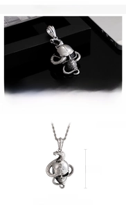 Detailed size specifications of the stainless steel punk snake and skull pendant necklace