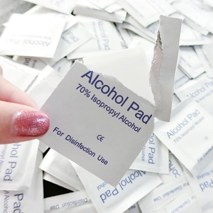 70% Isopropyl Alcohol prep pad for jewelry disinfection and medical sterilization