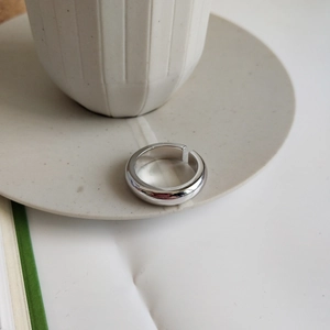 Minimalist 925 sterling silver wide band open ring with a polished mirror finish