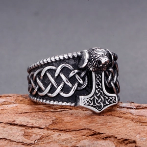 Bague Viking Marteau de Thor vintage avec relief de loup et nœuds celtiques