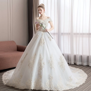 Off Shoulder Ball Gown Wedding Dress With Lace Embroidery And Long Train Vintage French Style Elegant Bridal Gown