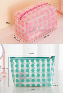Detailed dimensions of polka dot PVC makeup bags with size labels in centimeters