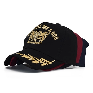 Trois casquettes de baseball avec broderie lion dorée en noir, rouge et bleu marine