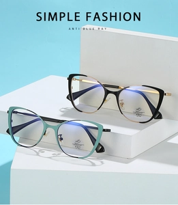 Cat-eye glasses frames with anti-blue light and UV400 lenses in black and gold color