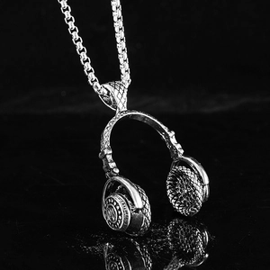 Polished silver titanium steel music headphone pendant necklace with box chain link
