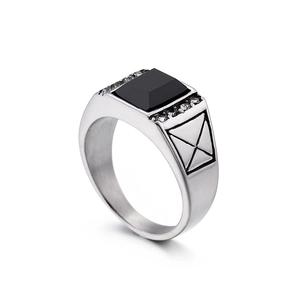 Bague vintage en acier inoxydable pour homme avec pierre noire carrée et détails en zircon