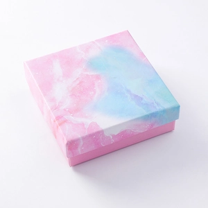 Scatola regalo per gioielli in marmo rosa e blu con coperchio quadrato e base