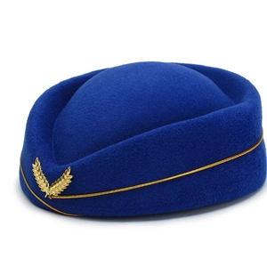 Dunkelblaue Stewardess-Mütze aus Wolle mit goldenem Lorbeer-Emblem und Zierschnur