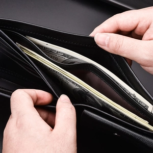 Men's minimalist black PU leather tri-fold wallet with large capacity banknote compartment