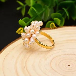 Bague en Argent Sterling 925 avec Grappe de Perles Naturelles Blanches et Fil Doré