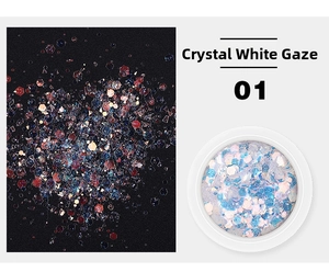 Μακρο φωτογραφία από ιριδίζον γκλίτερ Crystal White Eye με εξαγωνικές νιφάδες νυχιών
