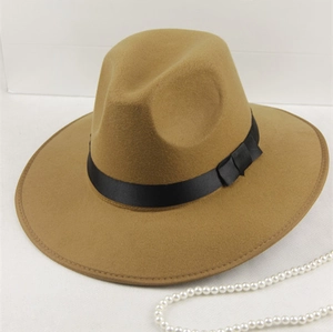 Chapeau fedora classique en feutre de laine camel avec large bord et ruban de satin noir