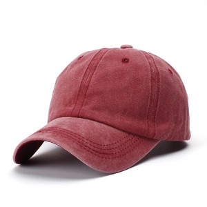 Gorra de béisbol de algodón lavado rojo con textura vintage y visera curva