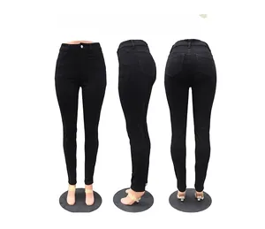 Dettaglio a tre viste dei jeans neri a vita alta vestibilità slim da donna