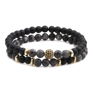 Bracelet de distance double couche avec perles noires mates et pierres oeil de tigre