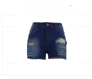 Detailansicht der High-Waist Denim-Shorts mit Distressed-Effekt und ausgefranstem Saum