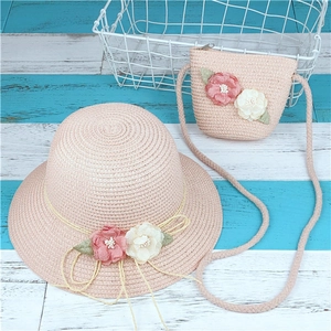 Ensemble chapeau de paille et sac bandoulière rose pour enfant avec fleurs