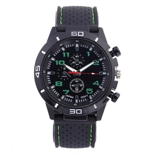 Montre de sport pour homme avec bracelet en silicone noir et index verts sur le cadran