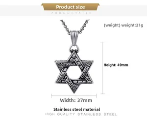 Détail montrant les dimensions et le poids de 21g du collier pendentif étoile en acier