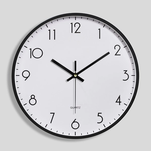 Horloge murale ronde moderne de 12 pouces avec cadre en aluminium noir et mouvement quartz